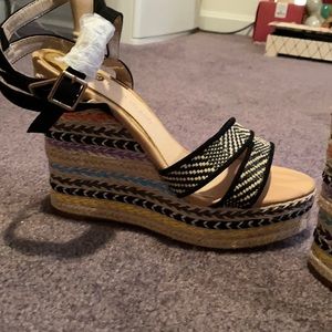 river island gold wedges